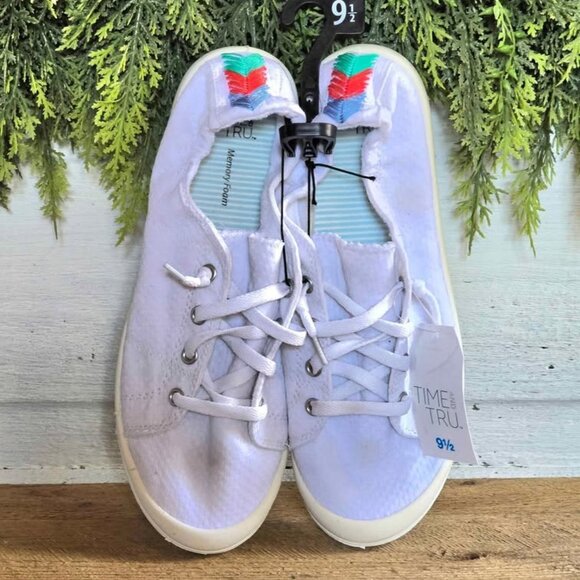 Size 9.5 White Scrunch Back Slip On Time & Tru Sneakers Memory Foam Shoes - Picture 1 of 12